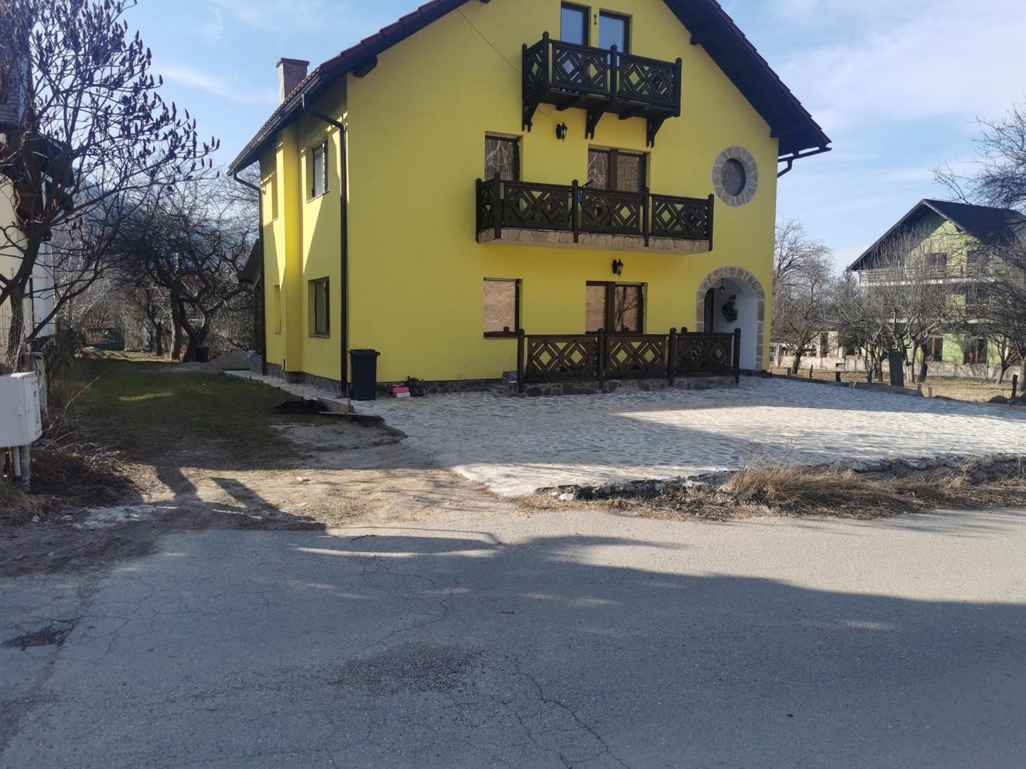 Yellow House Bran  Eksteriør billede